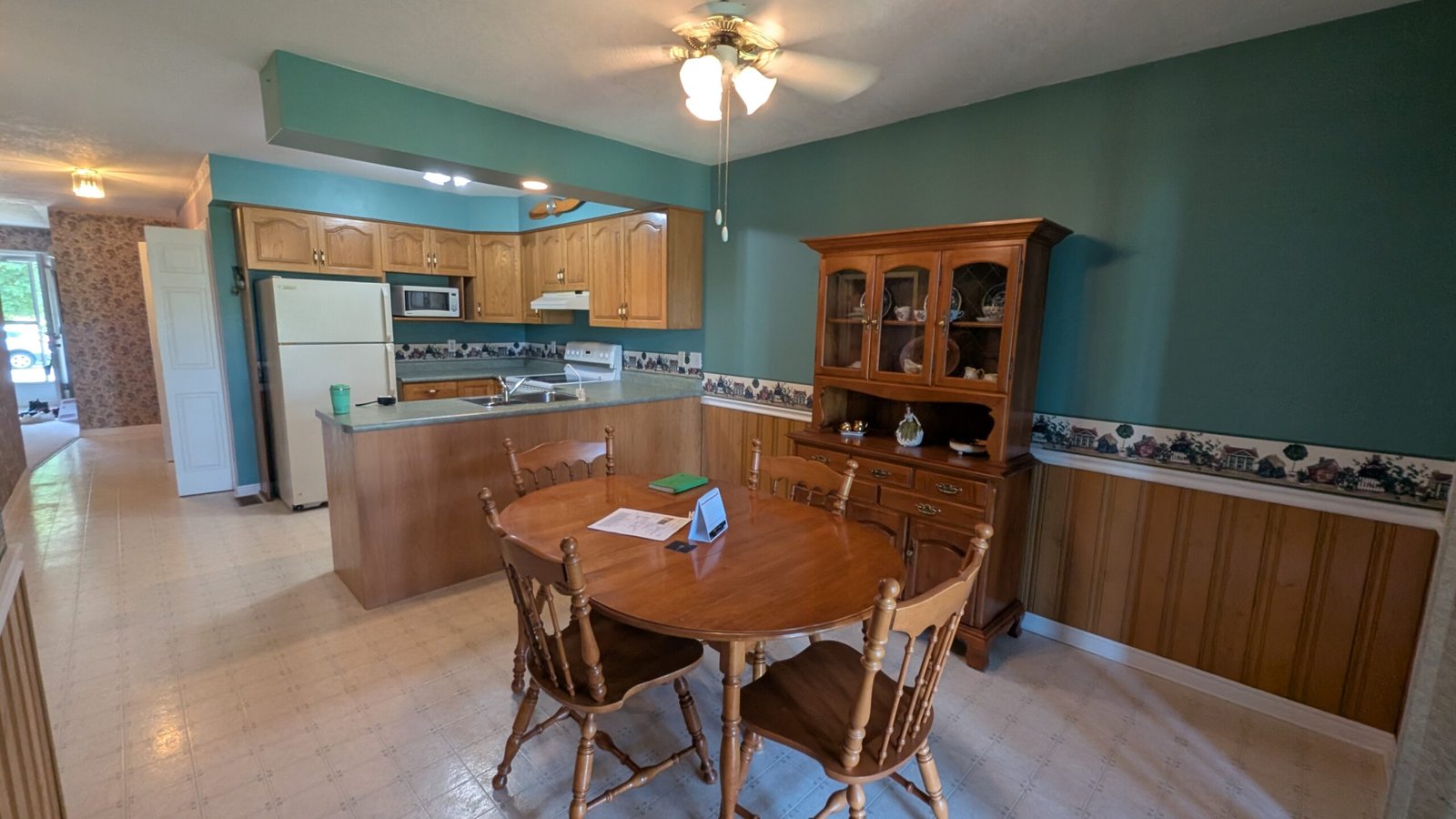 custom-kitchen-before-small-space